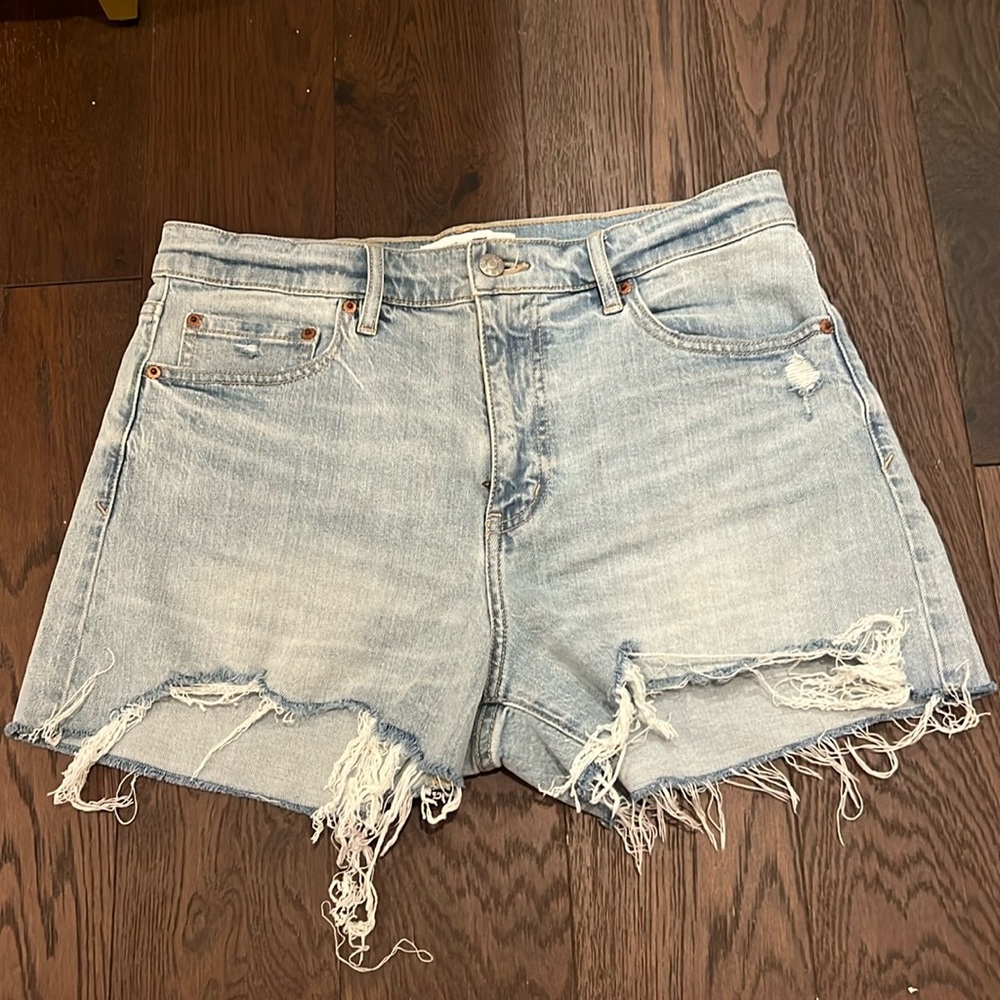DAZE light wash denim shorts